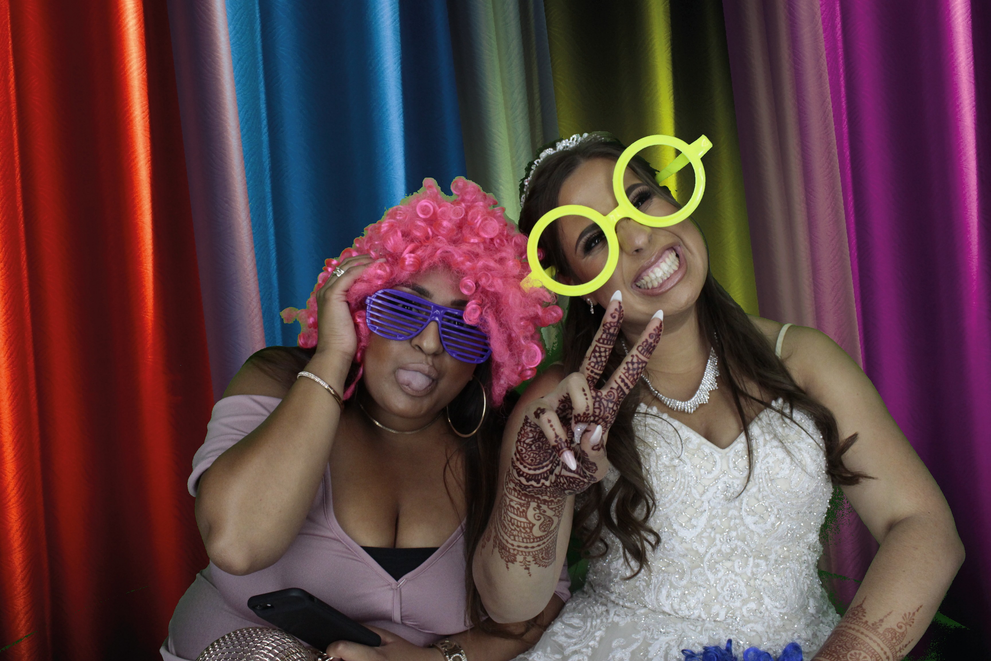 Bhavin & Yasmin’s Wedding | View more photos from the event at gallery.myphotoboothexperience.co.uk/u/MyPhotoBoothExperienceLtd/Bhavin-Yasmin’s-Wedding
